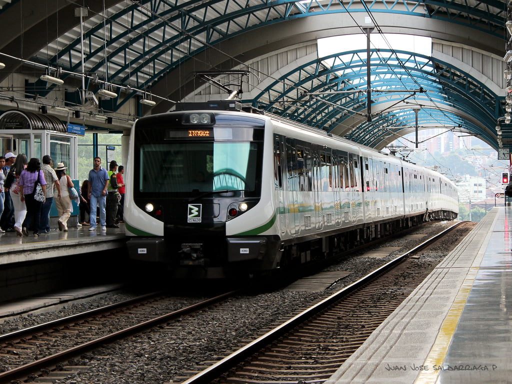 Resultado de imagen para metro de medellin