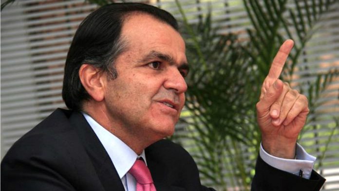 Zuluaga renuncia a dirección del CD