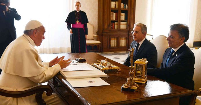 Reunión Uribe, Santos, Papa Francisco