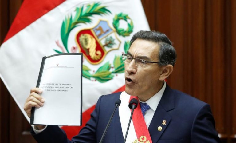 Presidente de Perú decidió disolver constitucionalmente el Congreso