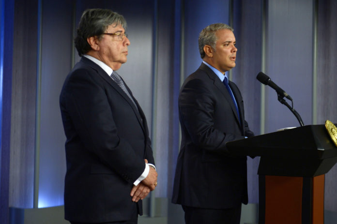 Duque y Carlos holmes trujillo
