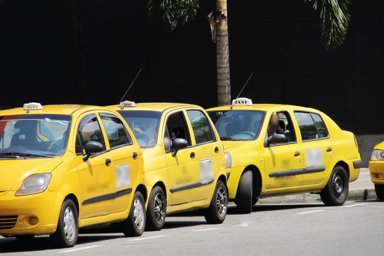 Carrera mínima de taxi en 2025 para las principales ciudades