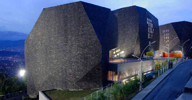 Biblioteca España