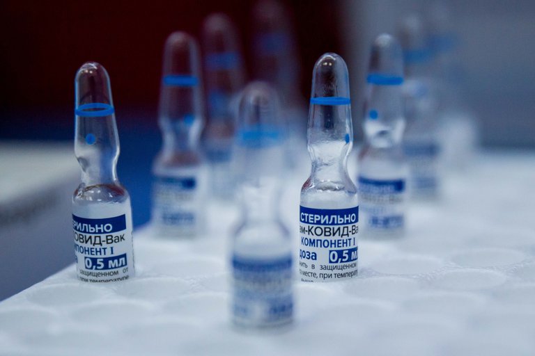 Rusia registrará su segunda vacuna ‘Sputnik Light’, ¿Qué la hace diferente?