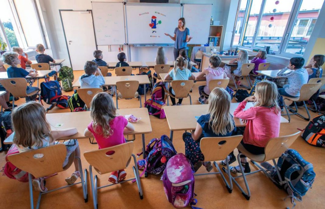 ¿Ir a los colegios sin mascarillas?