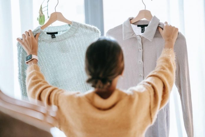 Tienda en auge de ropa a bajos costos da un vuelco a las ventas online