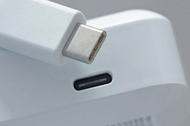 Europa impuso el USB tipo C como cargador único, incluso para los iPhone