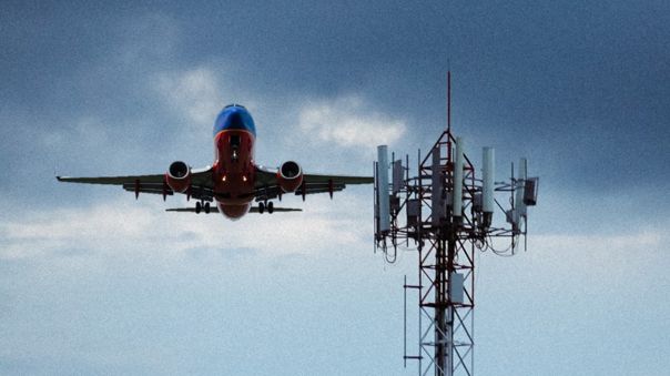 Señales 5G intervendrían con vuelos comerciales, según aerolíneas estadounidenses