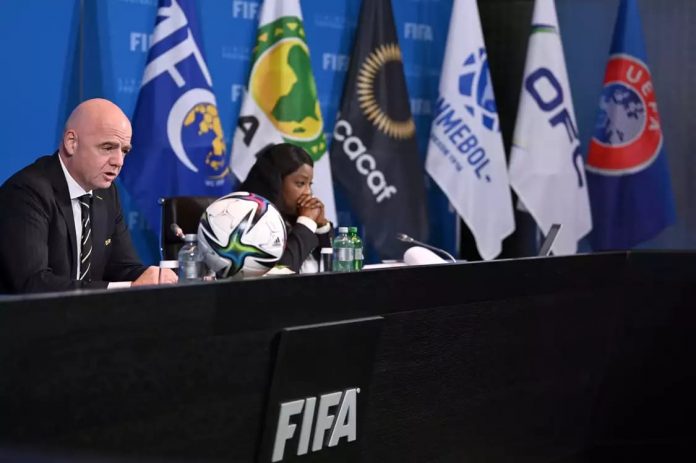 FIFA y UEFA excluyen a Rusia y sus clubes de sus eventos deportivos