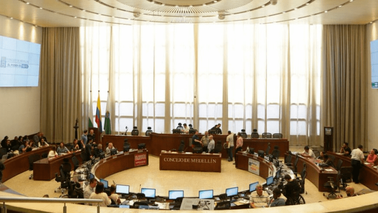Demandan a concejales de Medellín y piden pérdida de investidura