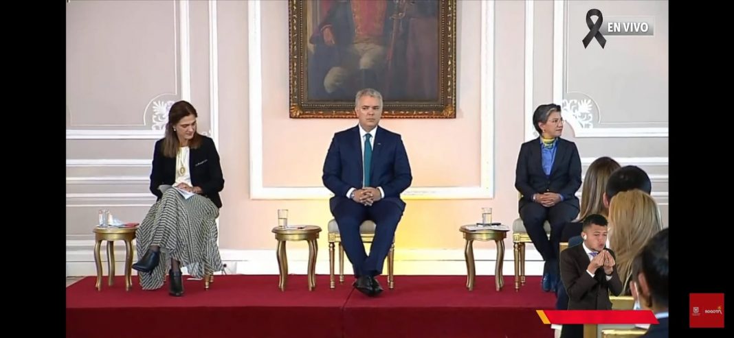 Gobierno Nacional y Alcaldía oficializaron firma de contratos de obras viales