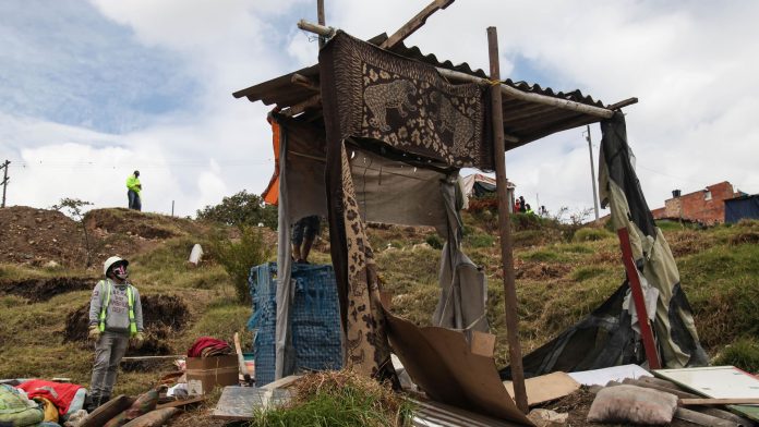 Según el DANE, en 2021 la pobreza monetaria fue de 39,3% y la pobreza monetaria extrema de 12,2%