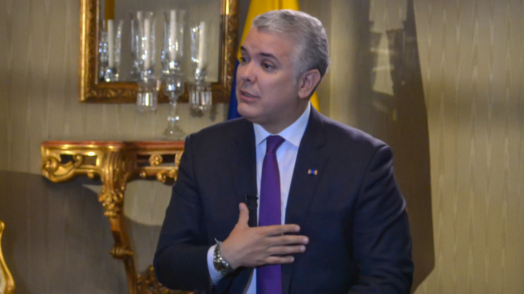 Iván Duque calificó ataques a su familia