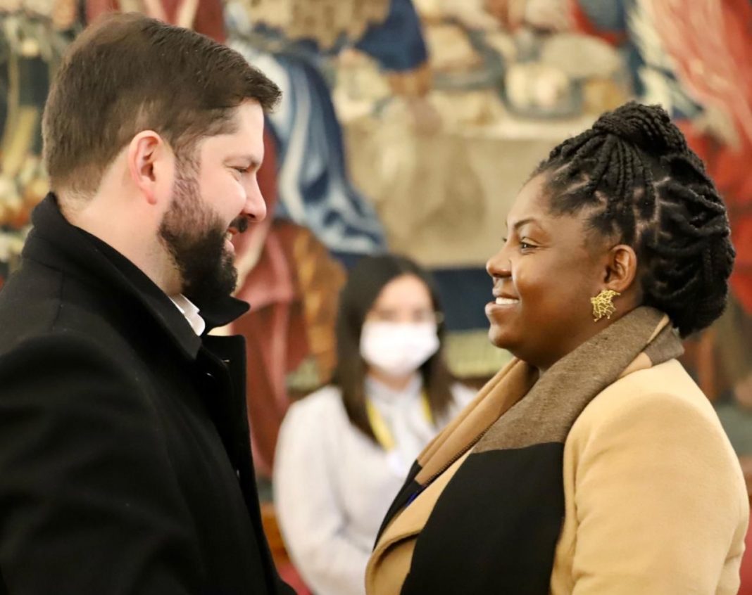 Gobierno de Chile ofrece su país como sede para negociaciones de Colombia con el ELN