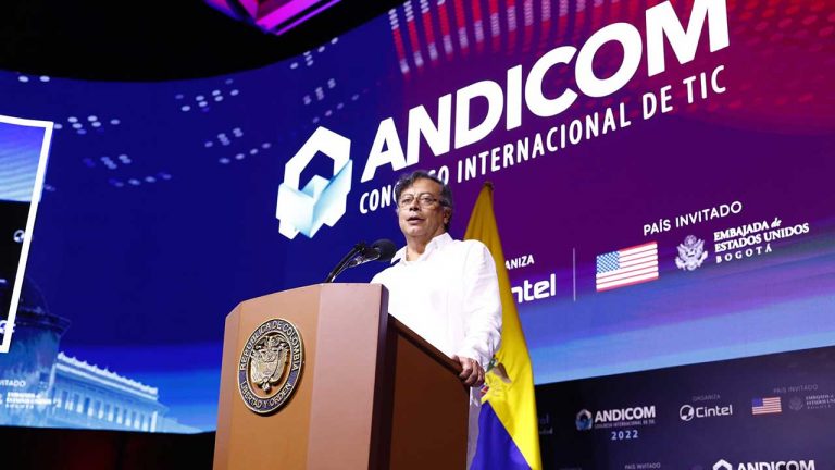 “En Colombia, la conectividad es una misión que está por hacerse», Gustavo Petro