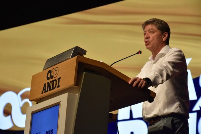 Bruce Mac Master da mensaje a Gustavo Petro
