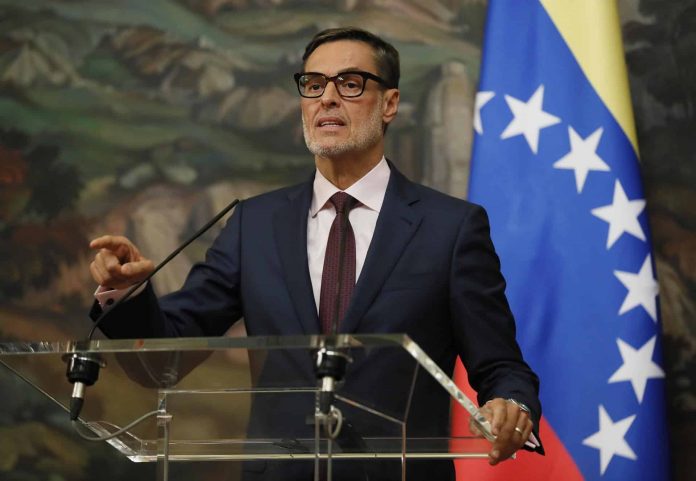 Félix Plasencia es el nuevo embajador de Venezuela en Colombia