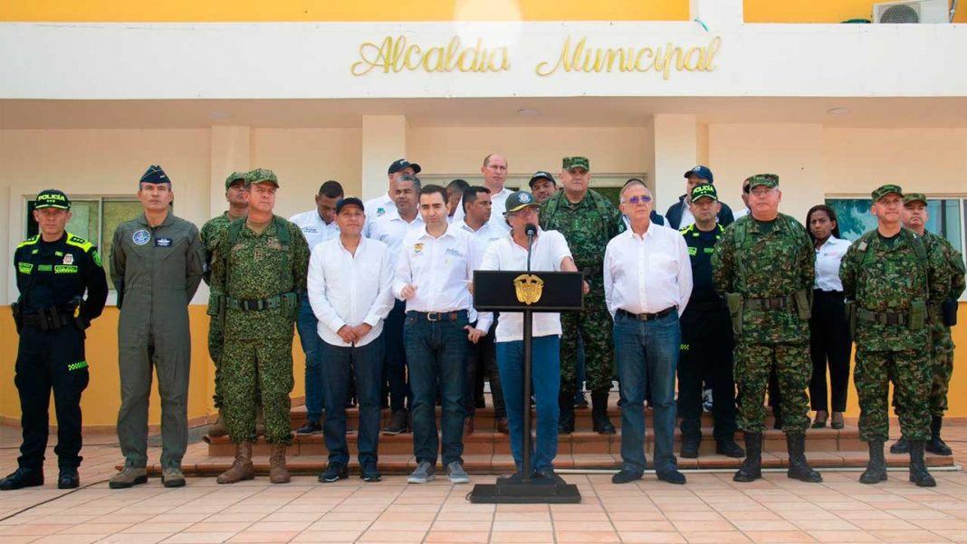 Por medio de decreto el presidente suspendió órdenes de captura y extradición contra delegados del ELN