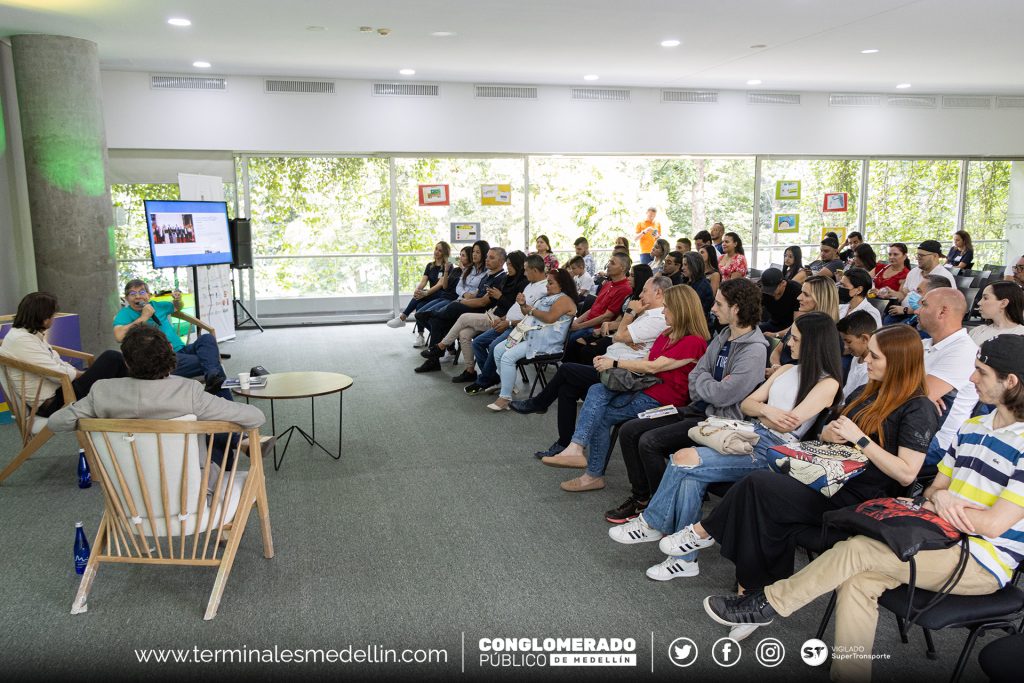 ¿Sabías que Terminales Medellín tiene su propio libro? 4 un viaje que no termina terminales medellin 4 1024x683 1
