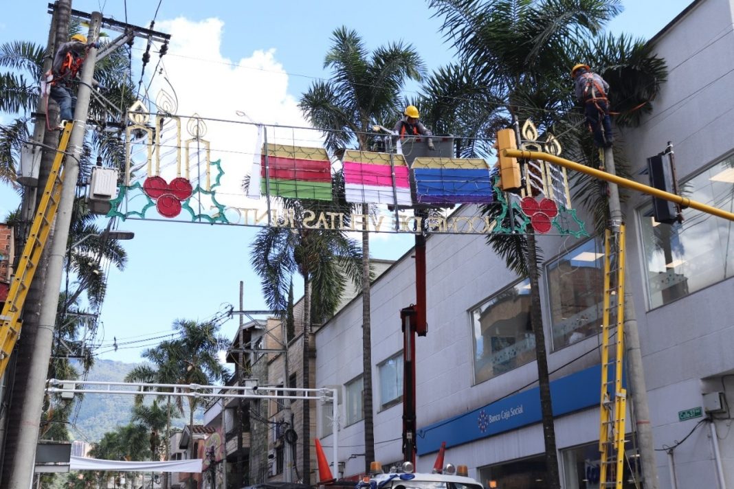 Así se está fabricando la navidad en Envigado