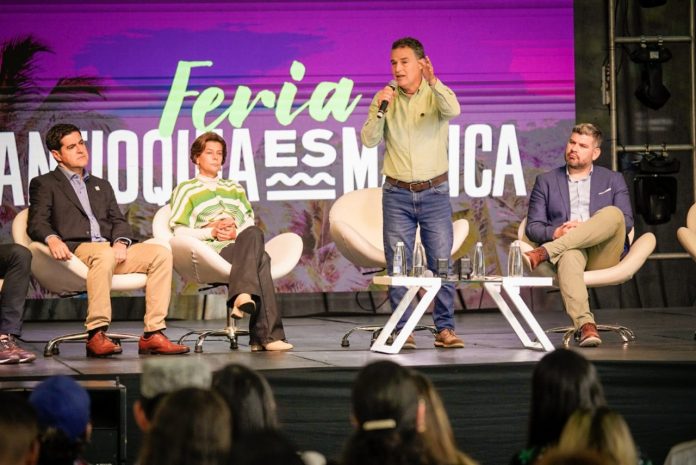 El gobernador Aníbal Gaviria invitó a los ciudadanos a recorrer el departamento