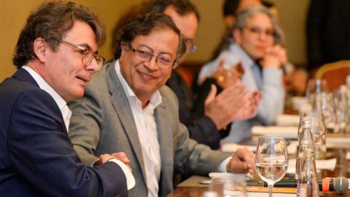 Alejandro Gaviria el ministro ya no hace parte del gobierno de Petro