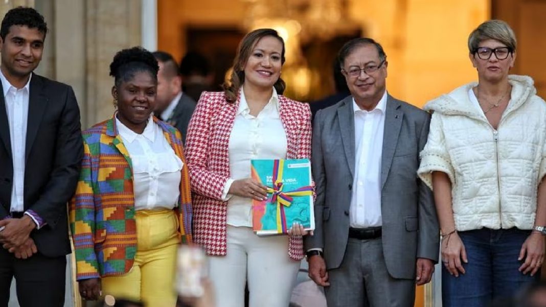 MinHacienda explica costos de la reforma a la salud