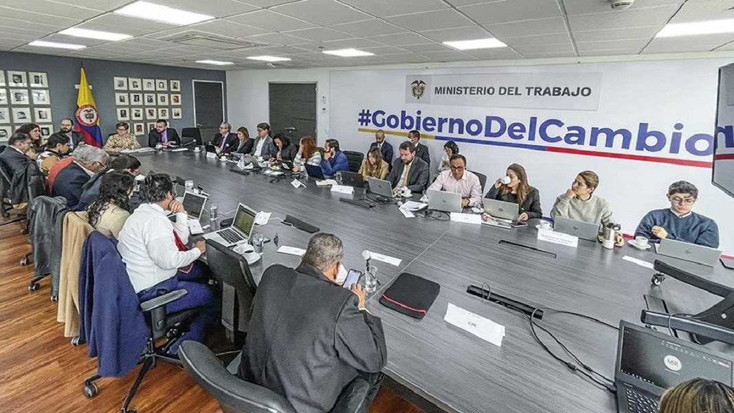 Gobierno Nacional y gremios se reunieron para concertar la reforma laboral
