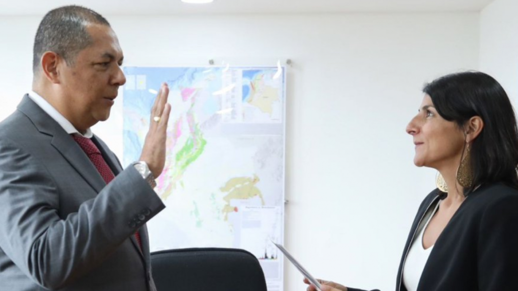 Viceministro de minas saldría de su cargo