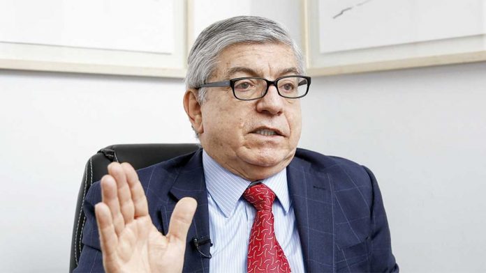 Liberales, encabezados por César Gaviria, no apoyarán reforma de salud de Gustavo Petro