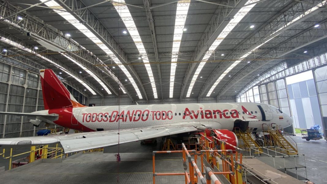 Avianca firma empleados