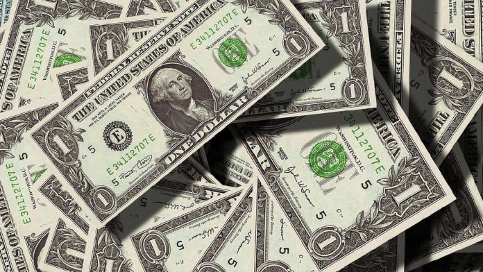 El dólar en Colombia no se veía en $4.515 desde octubre del 2022. FOTO TOMADA DE AFP