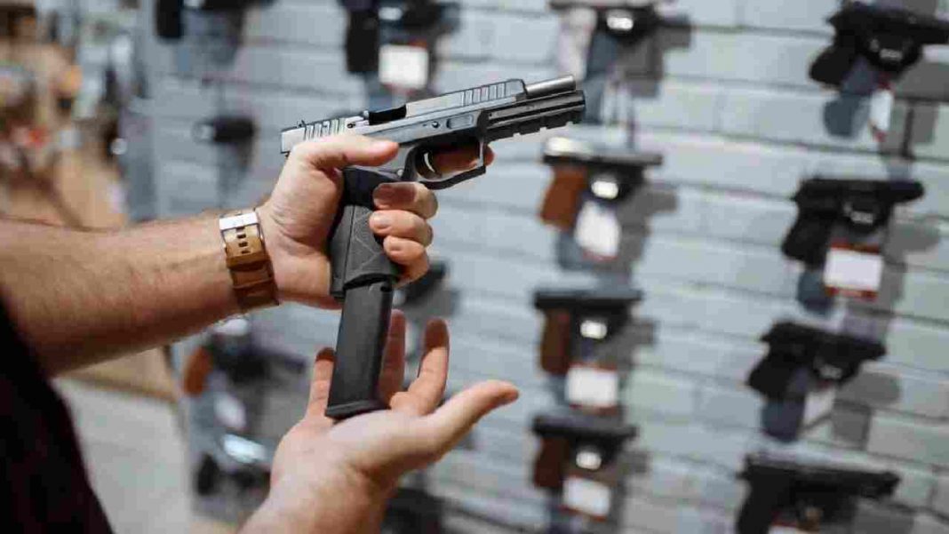 Petición del porte legal de armas que hace Fenalco