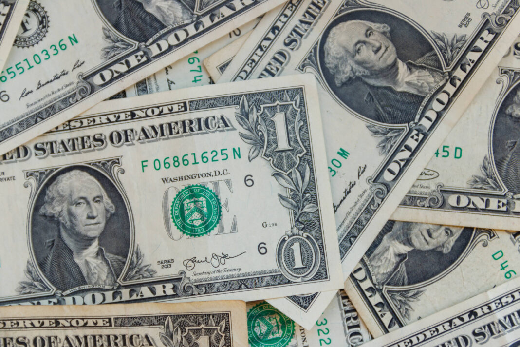 El valor del dólar está $3,20 por abajo de la Tasa Representativa del Mercado (TRM). FOTO TOMADA DE: ISTOCK