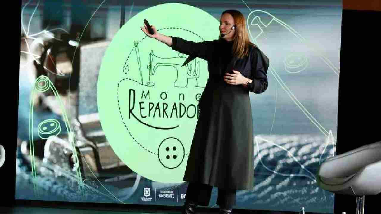 Bogotá le apuesta a la moda circular para restaurar prendas usadas