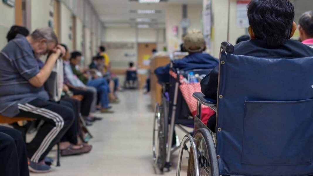 Los exministros Alejandro Gaviria y Fernando Ruiz criticaron la reforma a la salud propuesta por el Gobierno Nacional. FOTO TOMADA DE: EL HOSPITAL