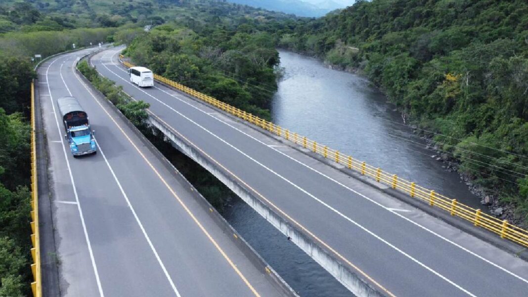 Colombia avanza en la infraestructura vial que conecta la Costa Caribe con el interior del país