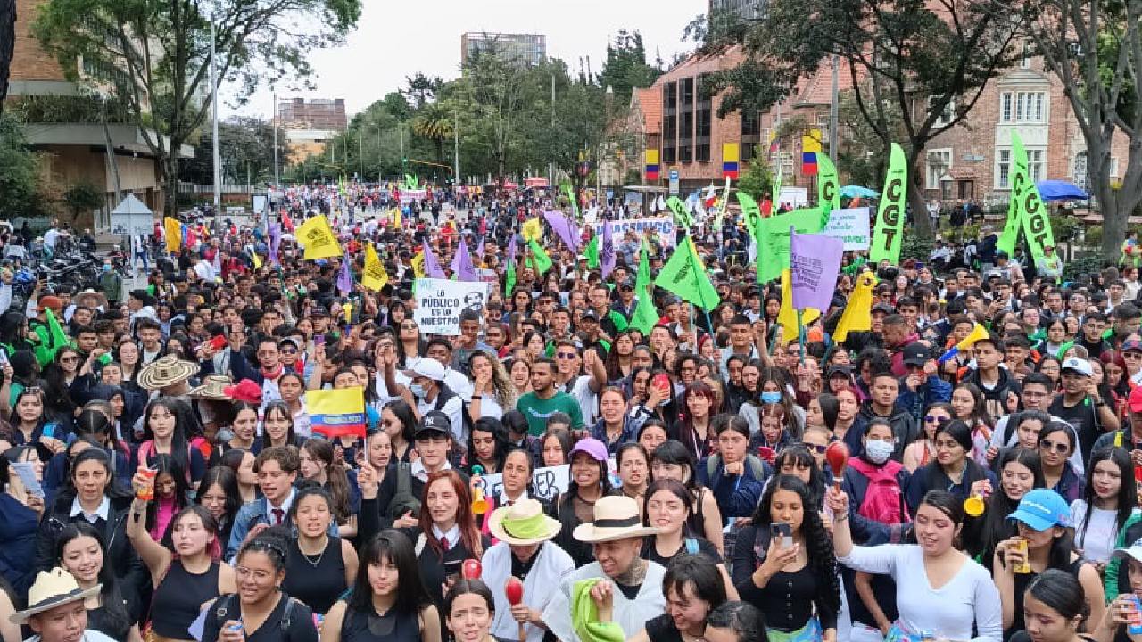 Una de las ciudades del país donde más se registró asistencia de personas durante las horas de la mañana fue en Bogotá. FOTO TOMADA DE: TWITTER @PETROGUSTAVO