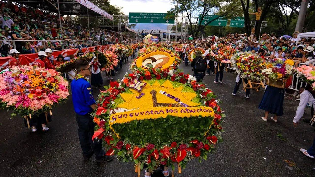 Alcalde de Medellín busca empresas que patrocinen las graderías en el Desfile de Silleteros