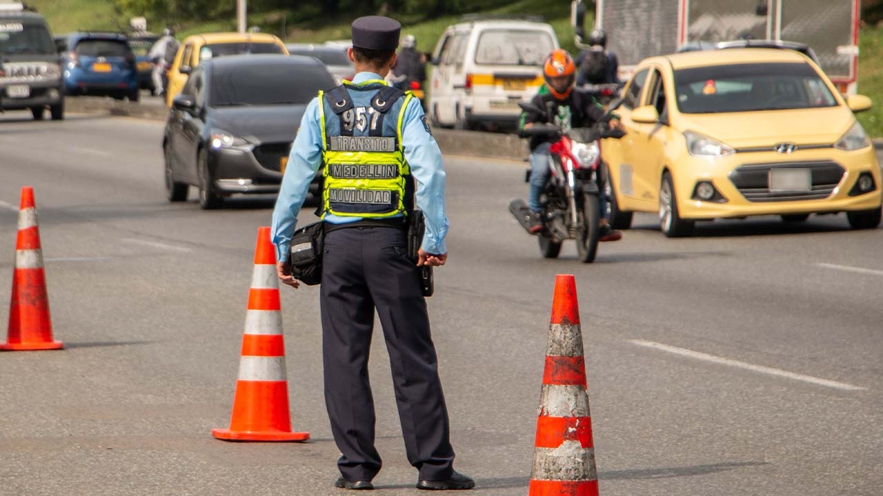 Hasta cuándo hay plazo para inscribir los carros híbridos y permitirles transitar durante el pico y placa en Medellín?