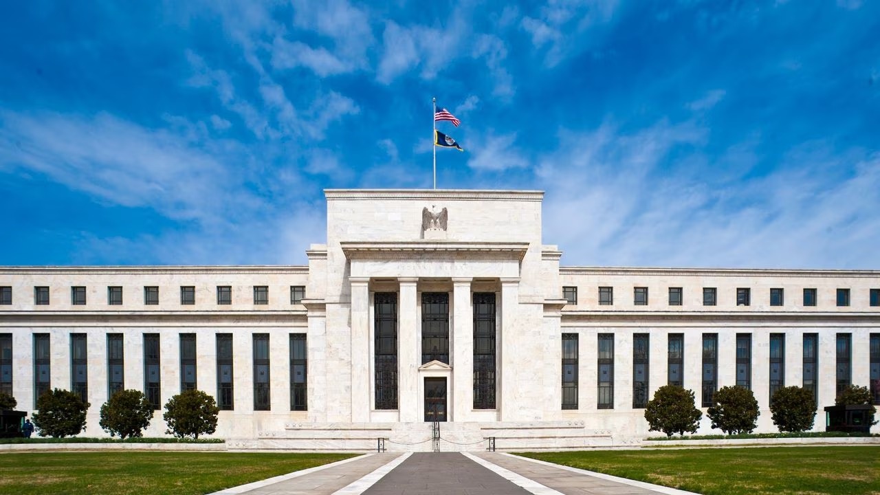 FED subió las tasas de interés al 5,50%