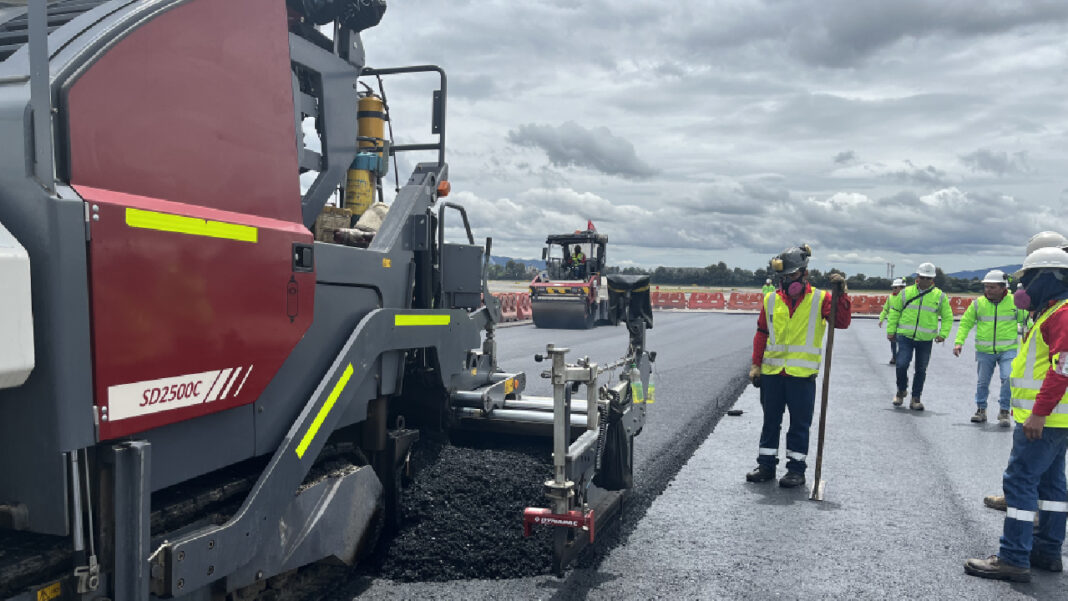 Ecopetrol y Aeropuerto El Dorado inauguran calle de rodaje principal pavimentado con plástico reciclado