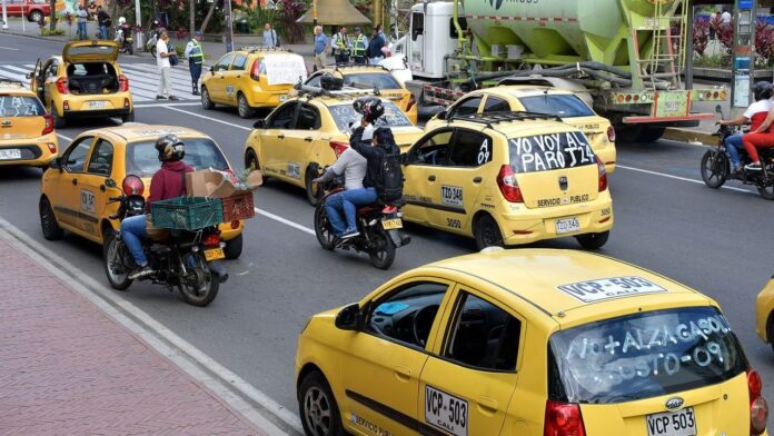 ¿Qué dice el Gobierno de la posibilidad de que los taxistas puedan tener una cuota diferencial en la gasolina?