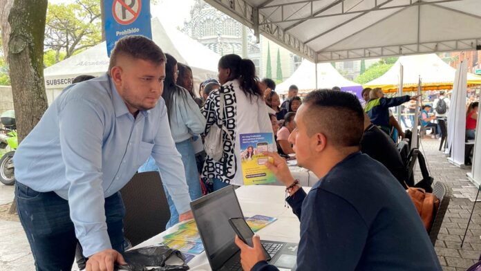 Alcaldía de Medellín realiza este viernes una feria de empleo con más de 2.500 vacantes