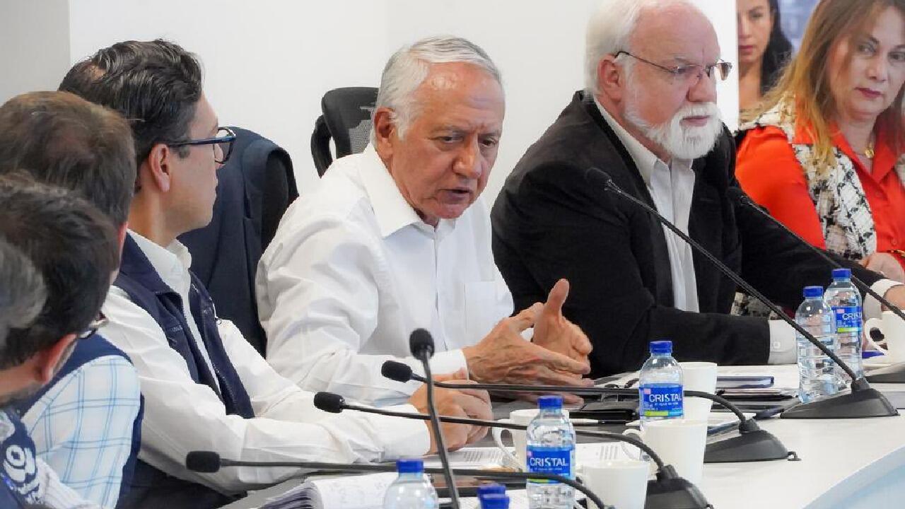 ¿Cómo fue en el encuentro entre el Gobierno y las EPS en el inicio de las mesas de diálogo por la crisis en el sector de la salud?