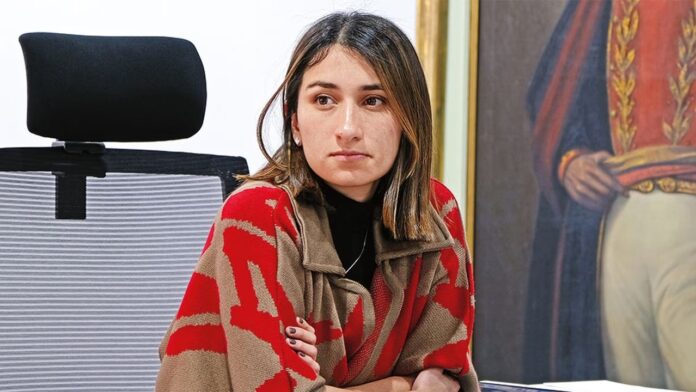 Caso Laura Sarabia: cuatro policías fueron capturados por chuzadas a exempleadas