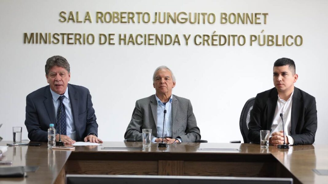Gobierno, empresarios de la Andi y Asobancaria piden a Banco de la República bajar tasas de interés