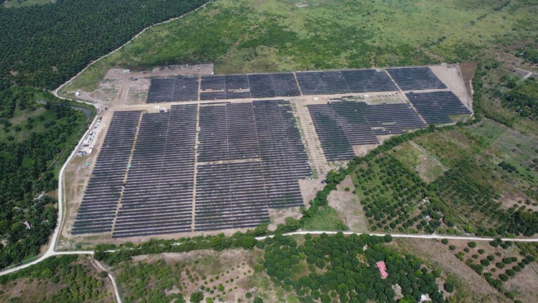 El parque solar Caimán Cienaguero en Magdalena, impulsado por GreenYellow Colombia, se encuentra en la fase final de construcción con un avance del 90 por ciento