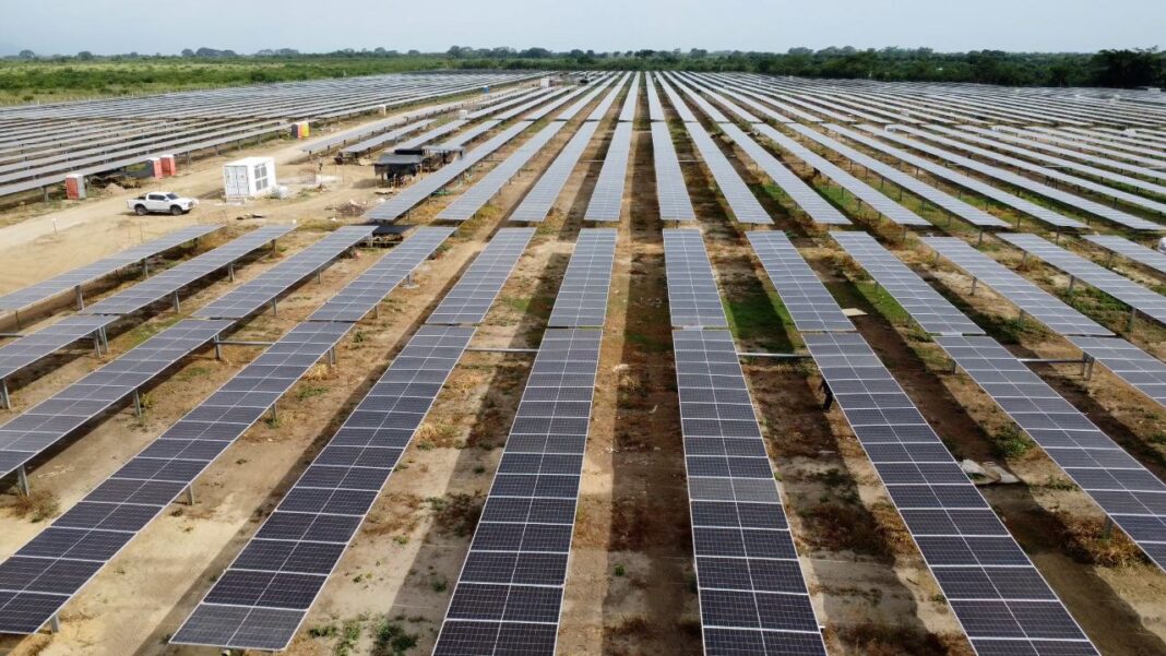 Avanza al 80 por ciento la construcción del parque solar La Mena en San Carlos de Guaroa, Meta, un proyecto liderado por GreenYellow Colombia