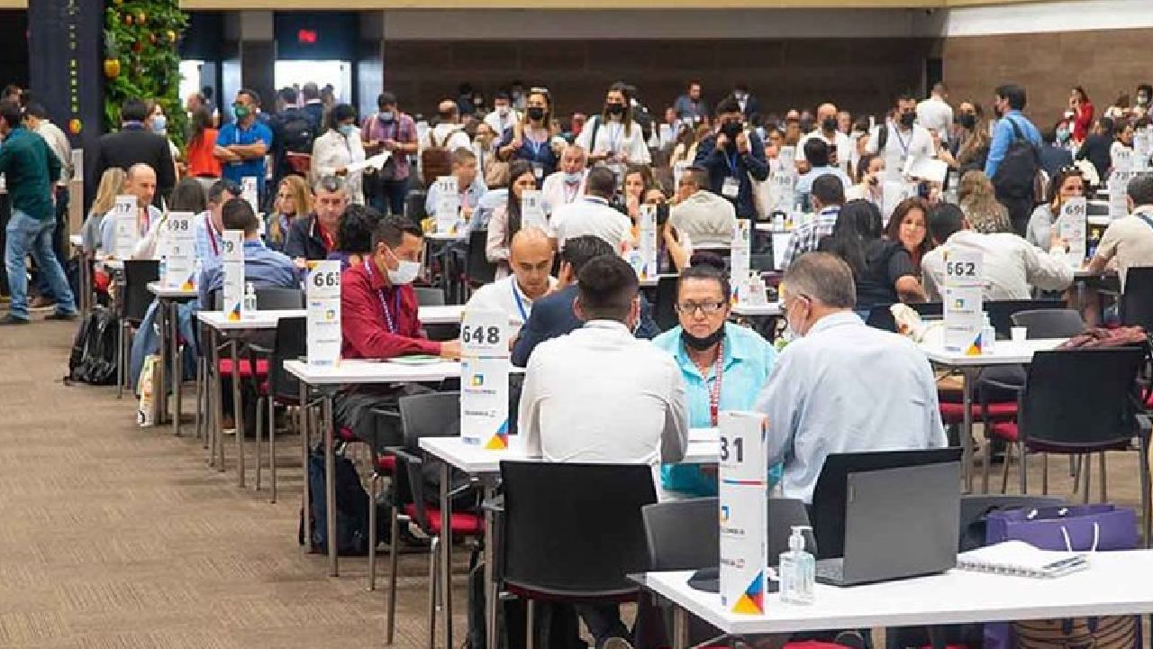 Colombia y Venezuela restablecen relaciones comerciales y diplomáticas